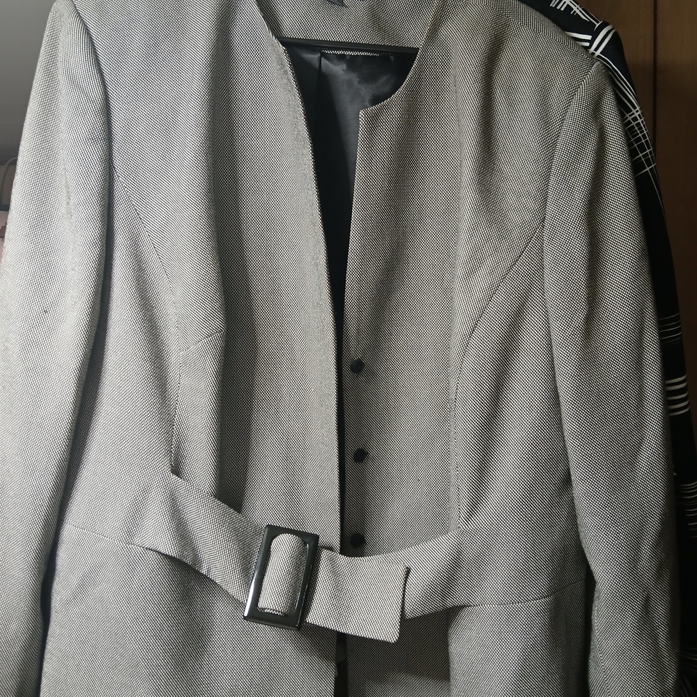 Liz Claiborne Black and White Textured Suit Jacket with Belt